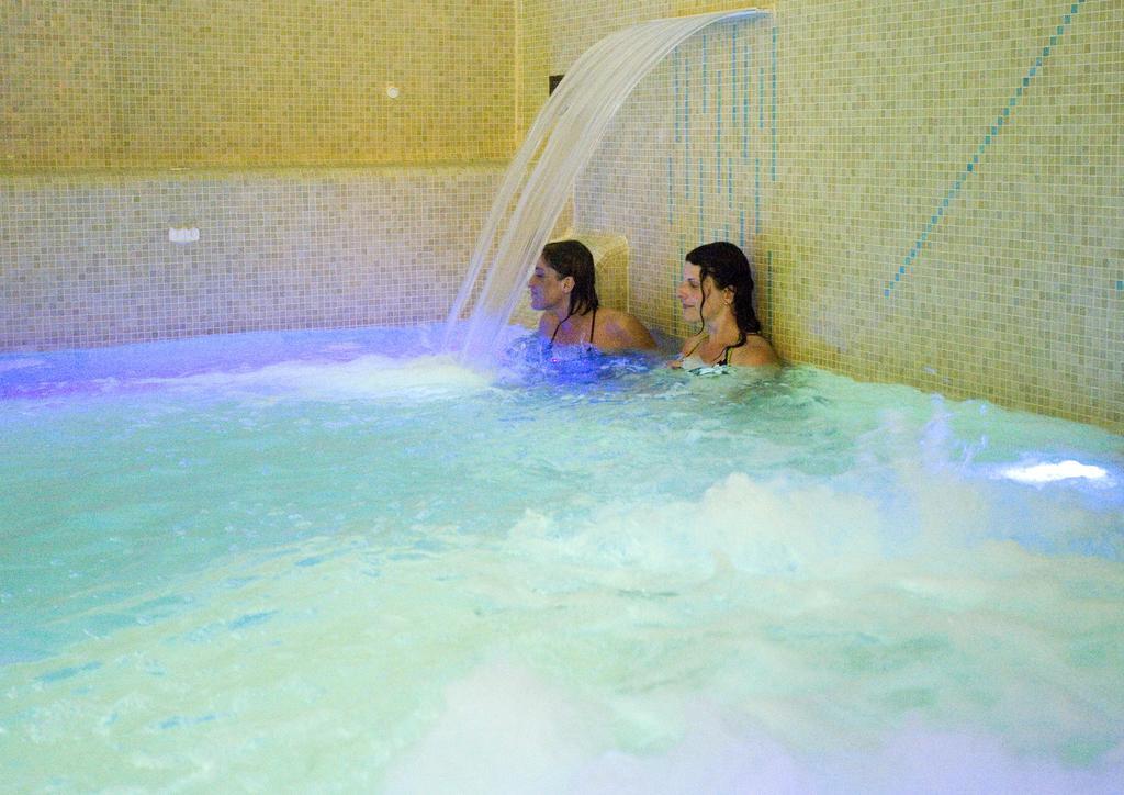 קסטיליאונצ'לו Hotel Atlantico מראה חיצוני תמונה
