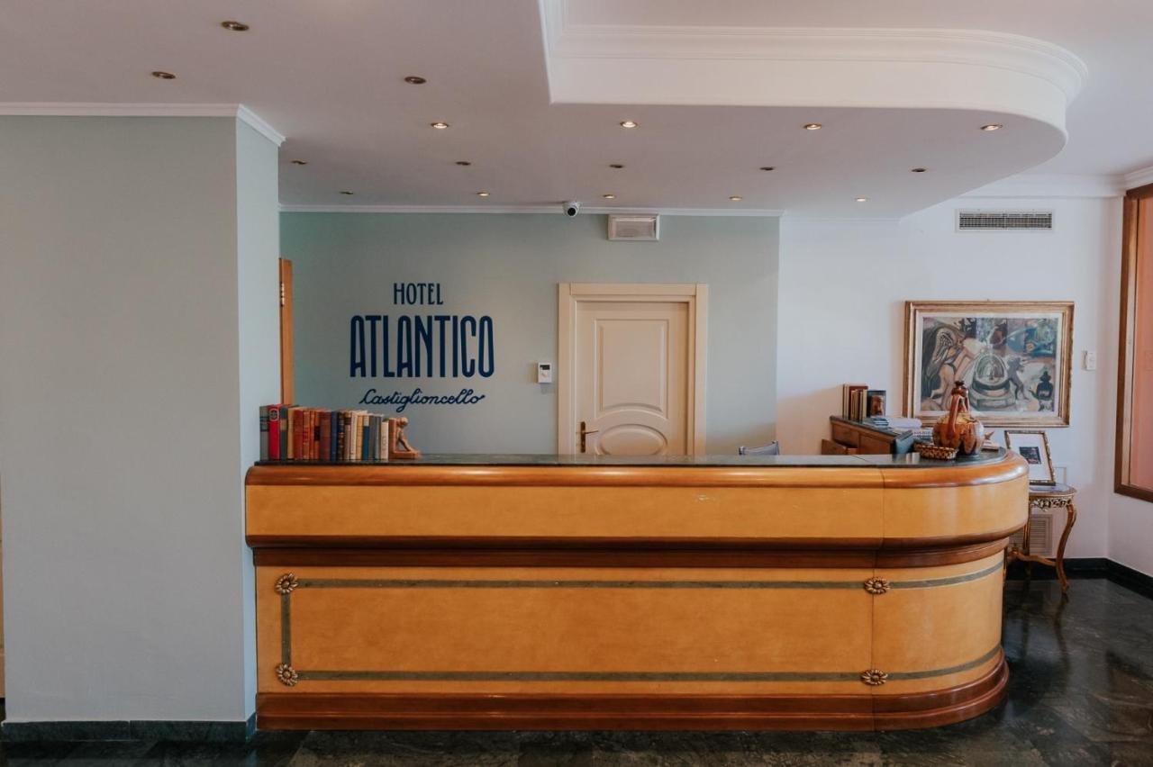 קסטיליאונצ'לו Hotel Atlantico מראה חיצוני תמונה