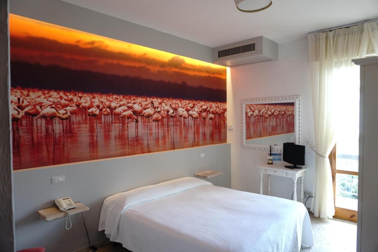 קסטיליאונצ'לו Hotel Atlantico מראה חיצוני תמונה