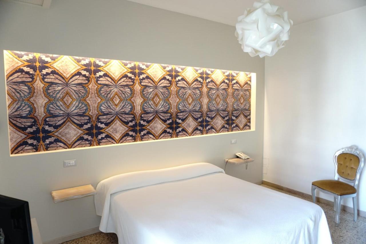 קסטיליאונצ'לו Hotel Atlantico מראה חיצוני תמונה