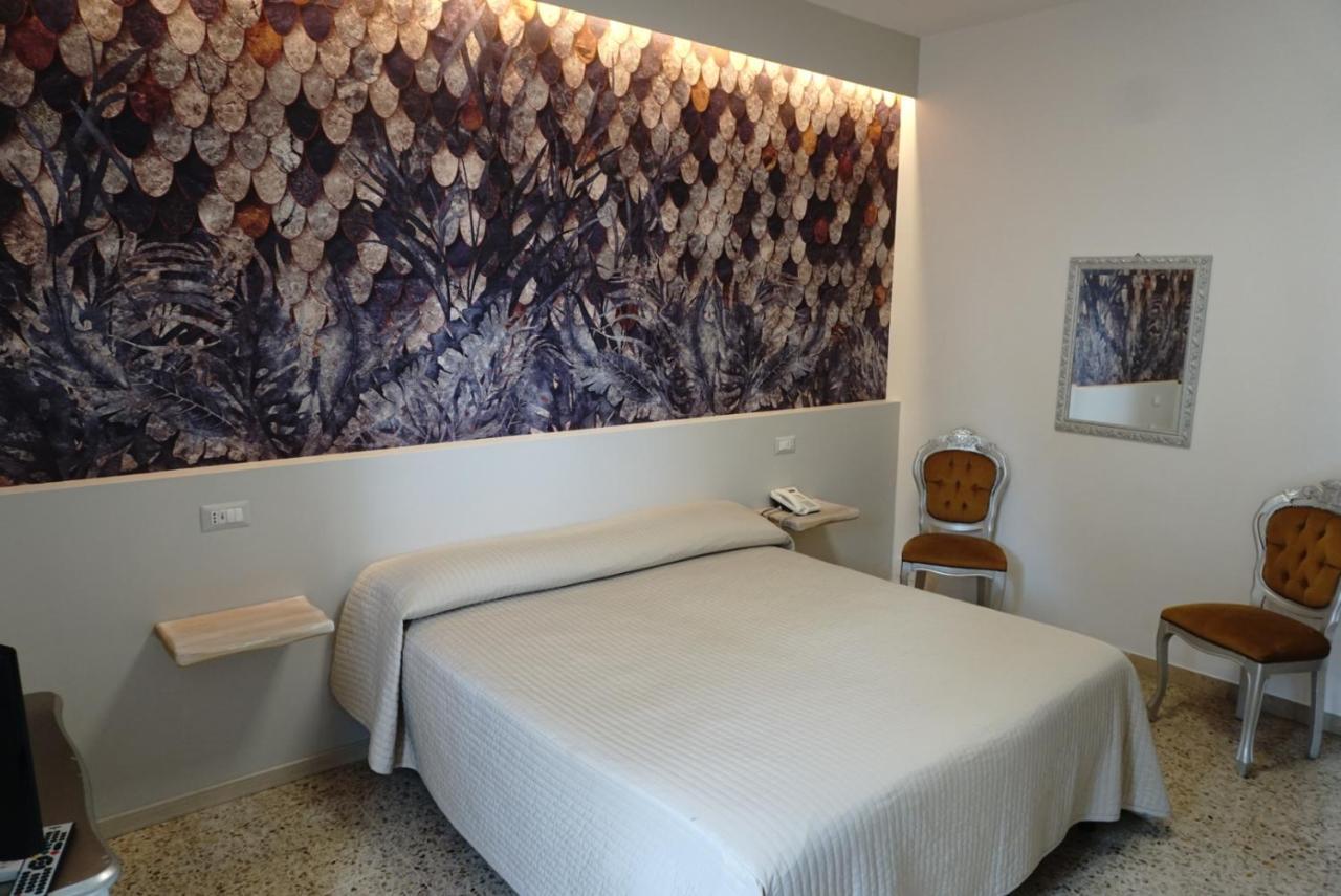 קסטיליאונצ'לו Hotel Atlantico מראה חיצוני תמונה
