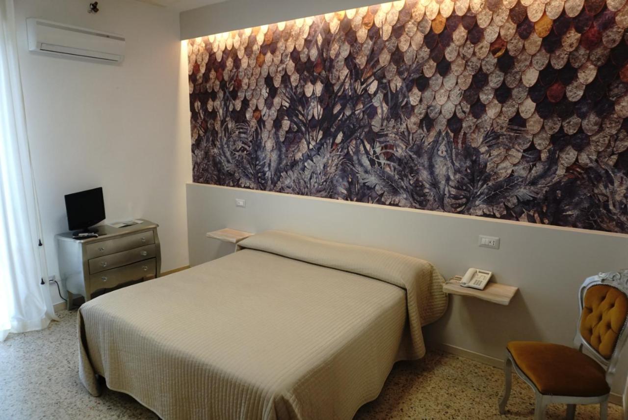 קסטיליאונצ'לו Hotel Atlantico מראה חיצוני תמונה